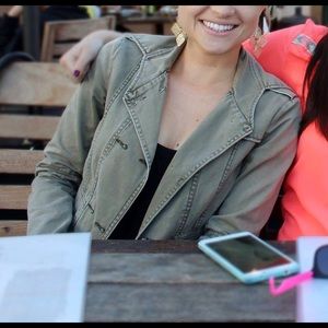 Green jacket. Great condition. No stains or rips